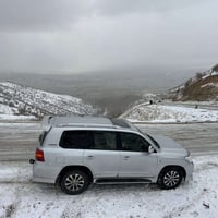 لاندكروزر GXR • ٢٠١٠ • بدون صبغ