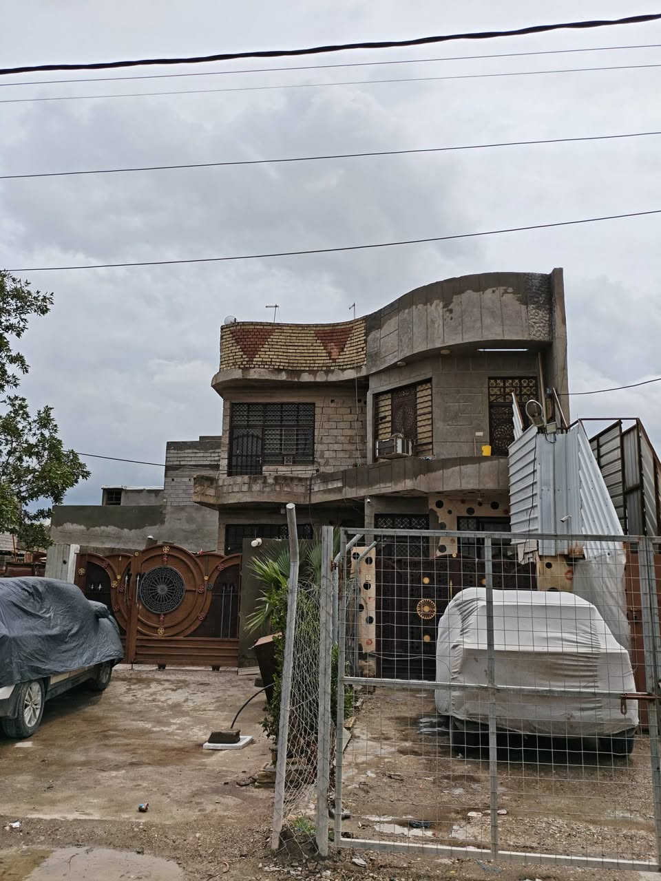 السلام عليكم أخوان دار للبيع المساحه ٢٠٠ م طابو صرف بأسمي يحتوي على أربع غرف نوم فوك وجوه أستقبال ٢ فوك وجوه مطبخ فوك وجوه صاله وصحيات فوك وجوه كراج كبير ومنور يفتر داير البيت السعر ٢٤٠مليون وبيه مجال للطيبين العنوان ديالى بعقوبه حي الجناين الشارع ألي يربط تقاطع السايدين بجامع أسماء الله الحسنى الشارع العام موبايل *********** بي وات ساب وخاص
