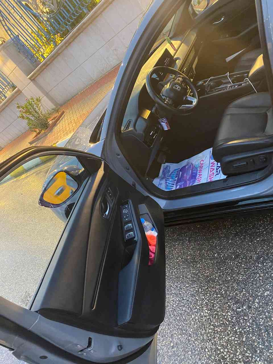 هوندا اكورد تورنك 2023 المواصفات معروفه بتورنك ماشيه 51 الف كيلو قابلة للزيادة جاهزه من كلشي مكينه 2000 
الضرر مرفق مع الصور مكانها الرمادي السعر 217 
***********
*********** واتس
