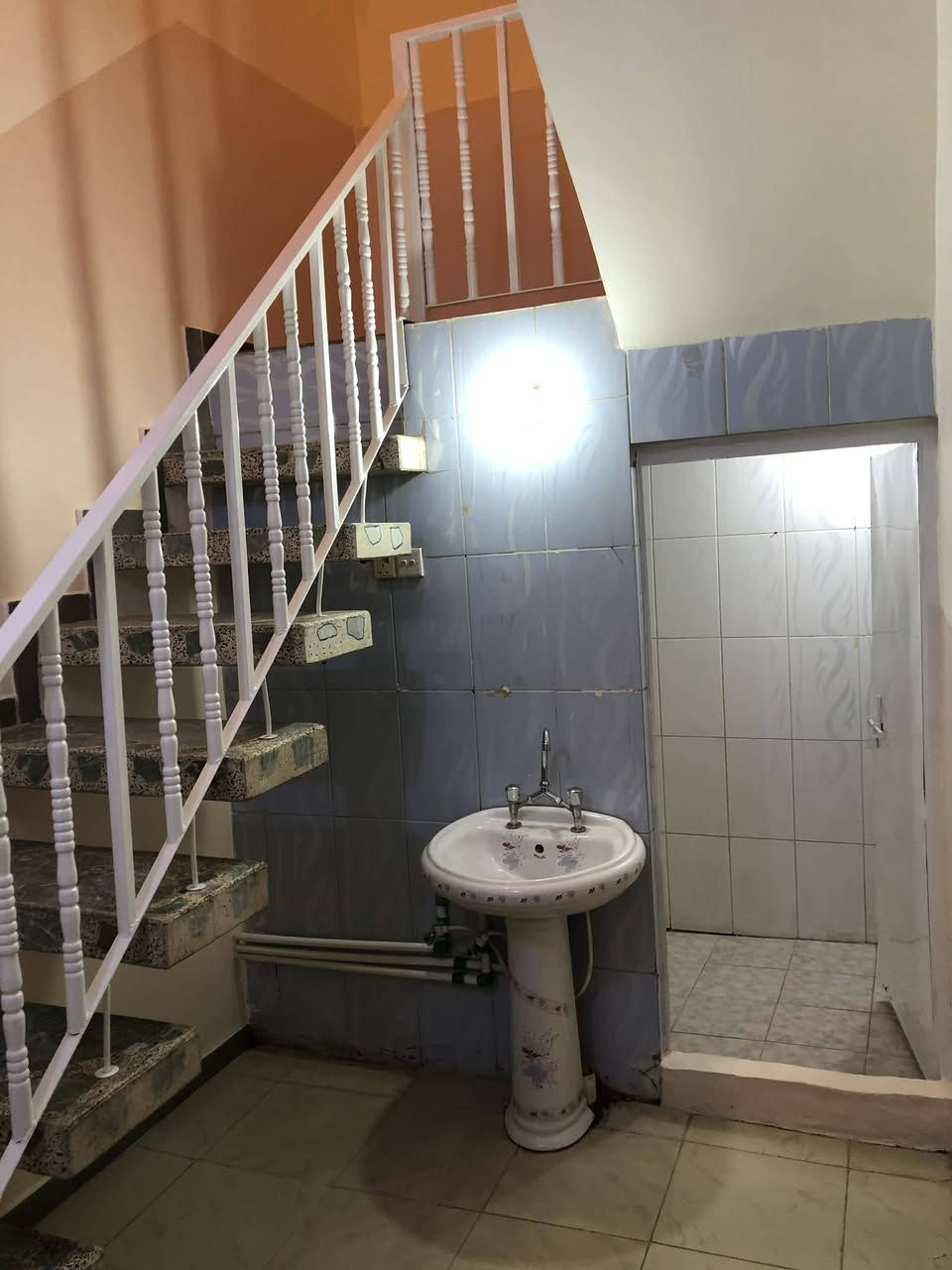 اللهم صل على محمد وال محمد
🏡 مشتمل 100 متر للبيع – حي المهندسين
📍 شارع 20 م، مقابل فرع 10 م
يبعد 40 م عن شارع المهندسين الرئيسي التجاري
مقابل دائرة الإسكان سابقًا
✨ يصلح سكن أو روضة / مشروع تجاري
واجهة وسياج مغلف سيراميك
مطبخ مغلف بالكامل سيراميك
صحيات داخلية وخارجية سيراميك
أرضية سيراميك بالكامل
📞 للاستفسار التواصل خاص


**إذا كنت صاحب هذا الإعلان وتريد حذفه لأي سبب، رجاءا أرسل رسالة إلى الدعم الفني**