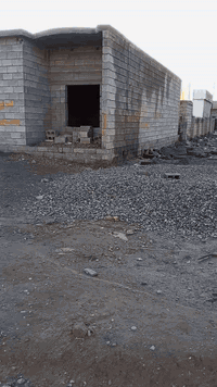 هيكل للبيع
مقابيل ثانوية الصقر 
متوفر جميع الخدمات 
الهيكل متكون من 
ربعه +غرفه نوم + واستقبال+ومطبخ حار بار+مجمع صحيات 
الهيكل نضام طابقين 
 مساحه الأرض 300 متر 
مساحه البناء 130 متر
السعر 23 وبيه مجال 
للاتصال والاستفسار 
***********
