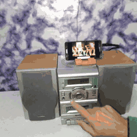 جهاز ماركة Goodmans 
*راديو موجتين FM. AM
*مسجل شغال بالكامل مع التسجيل 
*مدخل Aux اواكس 
*سي دي عاطل 
نظافة الجهاز 100%
السعر 55 الف مع التوصيل 
***********
