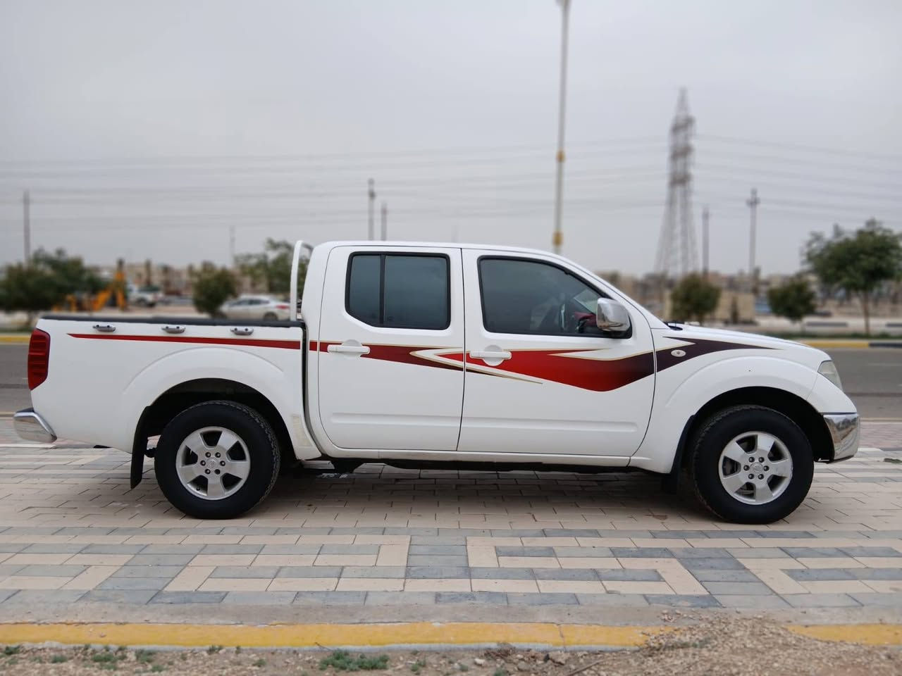 اسلام عليكم للبيع نيسان نيفارة 
موديل 2013
كير اوتماتيك 
مواصفات SE
السيارة مكفوله كفالة عامه 
ماعده ربع باب خلفي صبغ 
السيارة جديدة وجاهزة من كلشي رقم بغداد دولي جديد السنويه لغاية 2030 مكينه وكير وحداديه وتبريد وتخم تاير كله جديد 
السعر //120
الاستفسار اكثر اتصل (***********)
عنوان السياره كربلاء المقدسة اخون مكلف بنشر بيع فقط
