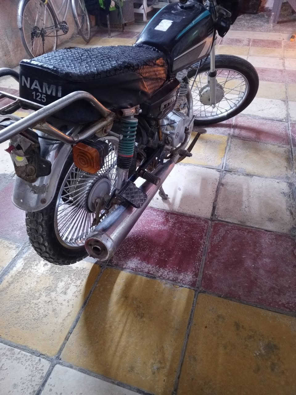 السلام عليكم شباب دراجه للبيع اوراق)***********
