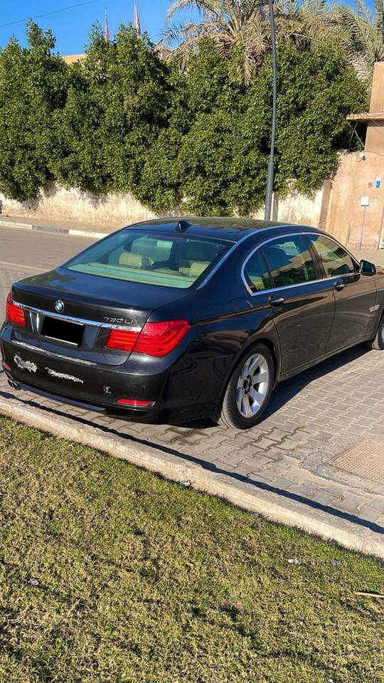 السلام عليكم BMW f01 730Li طويلة موديل 2012 خليجية بدون ارقام فول مواصفات سيارة جديدة ما ناقصهة شي للبيع أو مراوس السعر 85 وبيهة مجال بسيط الرقم***********
