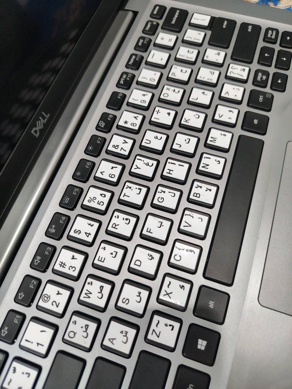 السلام عليكم
لابتوب dell latud 7400
رام 16 
معالج كور i5 جيل 8 
هارد 256
شاشة 14 لمس 
وندوز مفعل 
اريدها مراوس بنفس المواصفات لكن شاشة اكبر وايضا حديثة 
***********
