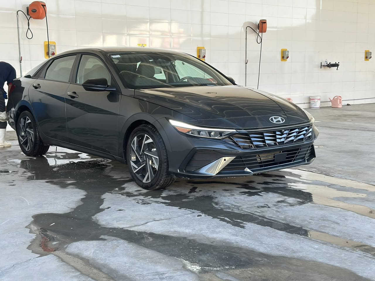 الانترا موديل 2025 سبورت السياره ماشيه 700 ميل يعني زيرووووو  مكينه 2000 دوش المرغوب
مواصفات 

بصمه تشغيل 

شاحن وايرلس 

فول تحكم ستيرن 

قطعتين تبريد 

رادار امامي 

رادار جانبي 

تحديد مسار 

نقاط عمياء 

شاشه وكامره خلفيه دواره 

حساس خلفي 

تشغيل عن بعد 

السياره وياها بصمتين اصليات + مفاتيح عدد 2 

سبير منازل وعده كلها جديده بوضع الشركه

تدفئه كراسي + ستيرن 

مخارج تايب سي و يو اس بي 

شاشه ابل كار بلي واندرويد 

لايت لد بك لايت لد 

السيارة وارد امريكي حادث جاملغ وبنيد فقط صور الحادث موجوده بلمنشور الداعميه بدون صبغ نفس اللون ايرباك ستيرن وراجع سستم رقم فحص المنفيس باسمي سعرها 15700 يعني 157 ورقه بدوووون رقم 

مكاني بغداد السيديه 

ماهر التميمي  ***********
