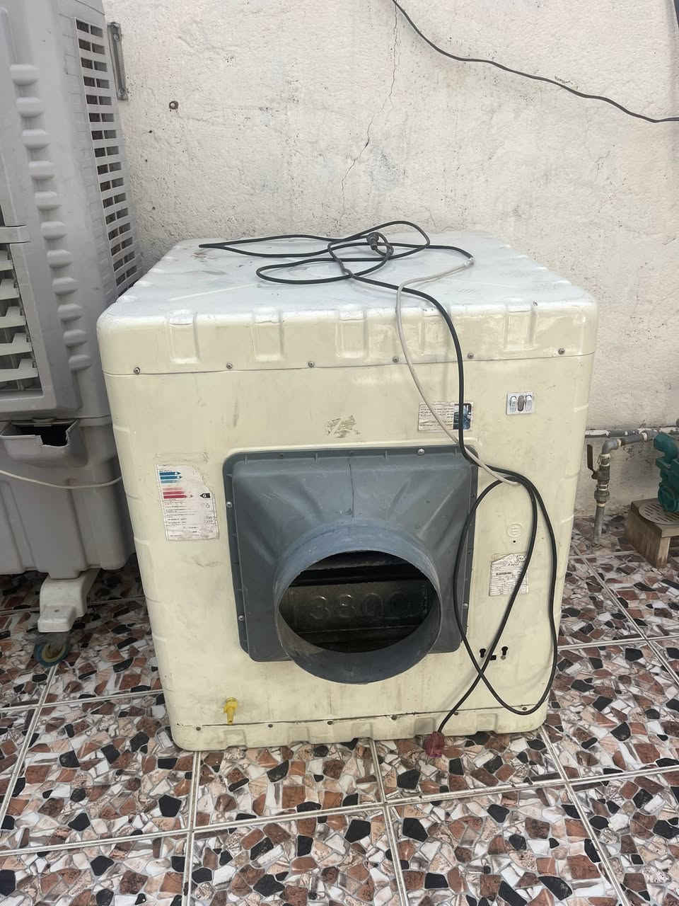 ‏للبيع الكنفيره ب١٠٠  والمبرده ب١٠٠


**إذا كنت صاحب هذا الإعلان وتريد حذفه لأي سبب، رجاءا أرسل رسالة إلى الدعم الفني**