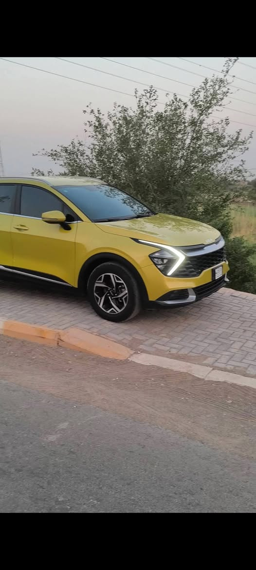 السلام عليكم
للبيع كيا سبورتج خليجي موديل 23
بدون رقم ماشية ٣٣ الف مكينه 2000 دوش منفيس بأسمي السعر 180 وبيه مجال ***********
