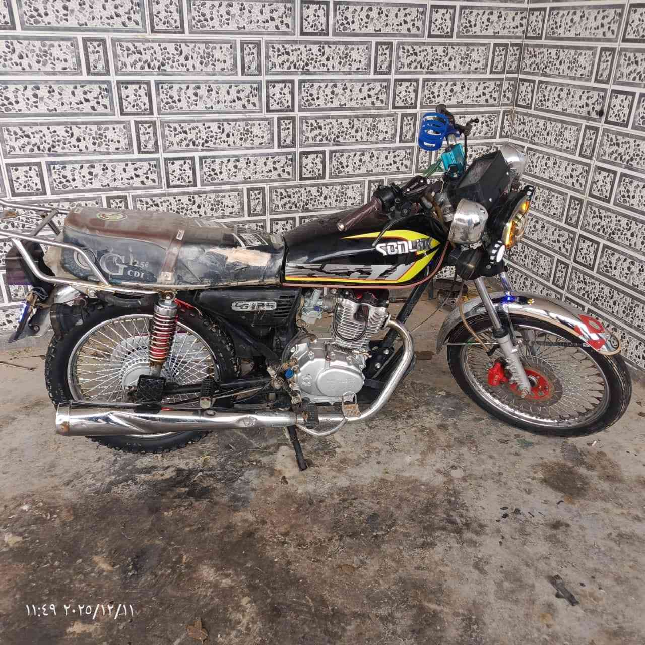 دراجه موديل 23 أوراق كامله الدراجة مامفتوح بيه برقي مكاني بابل اجبله السعر 600 وبيه مجال ***********
