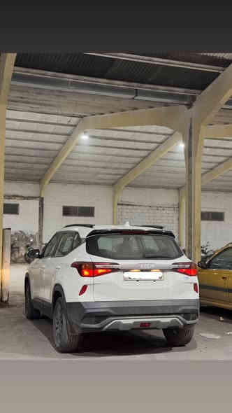 سيلتوس 2023 
خليجي ( كوري ) مو صيني ولاهندي ولاماليزي مدري شنو
فتحة
6 وضعيات قيادة ( ايكو نورمل سبورت ثلج طين رمل )
كشنات مخمل
شاشة كار بلي
ماشية 32 الف كيلو
مكفولة كفالة عامة بيهة بس رصعتين صغار على كد اضفر
رقم اربيل
***********
