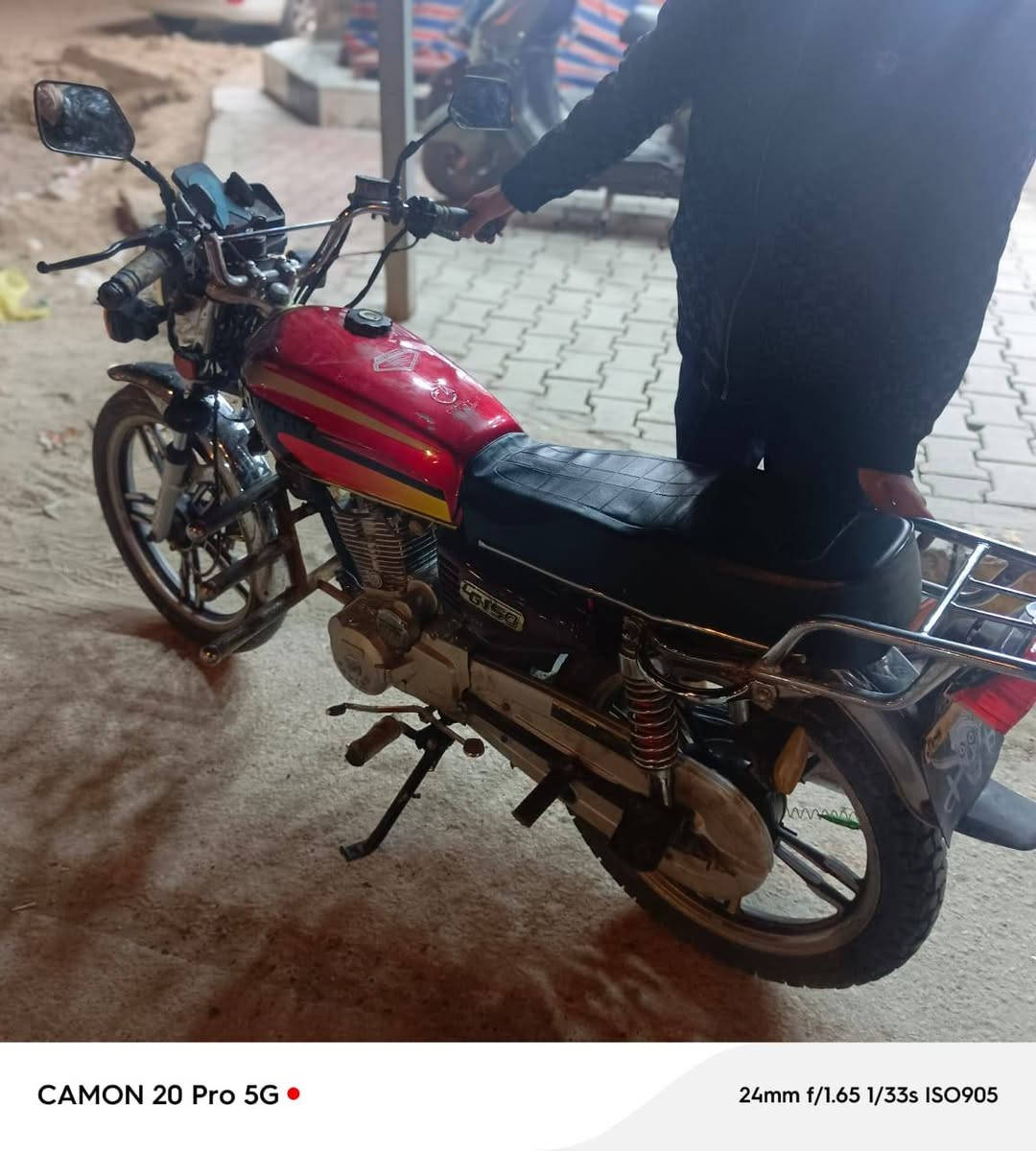 سلام عليكم ورحمة الله  ايراني 2022 بعدها جديده محركها مالعوب بي بلاد دراجه نضيفه اوراق منفيس مكاني رمادي شارع 60 

 ***********
