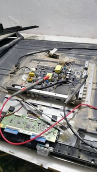 شاشتك طفت؟ الصورة مشوّهة؟ صوت بدون صورة؟ الصوت غير واضح؟  لا تبدّلها… ...