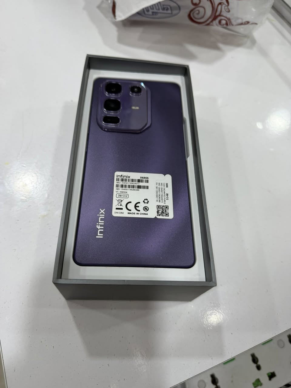 سلام عليكم انفنكس نوت  50 برو جهاز شخط مابي مكفول ع ضمان فقط ويا كارتونه وكفرات اثنين وشاحنه واير ليس فقط سعره ٢٥٠ بغداد لعبيدي ***********
