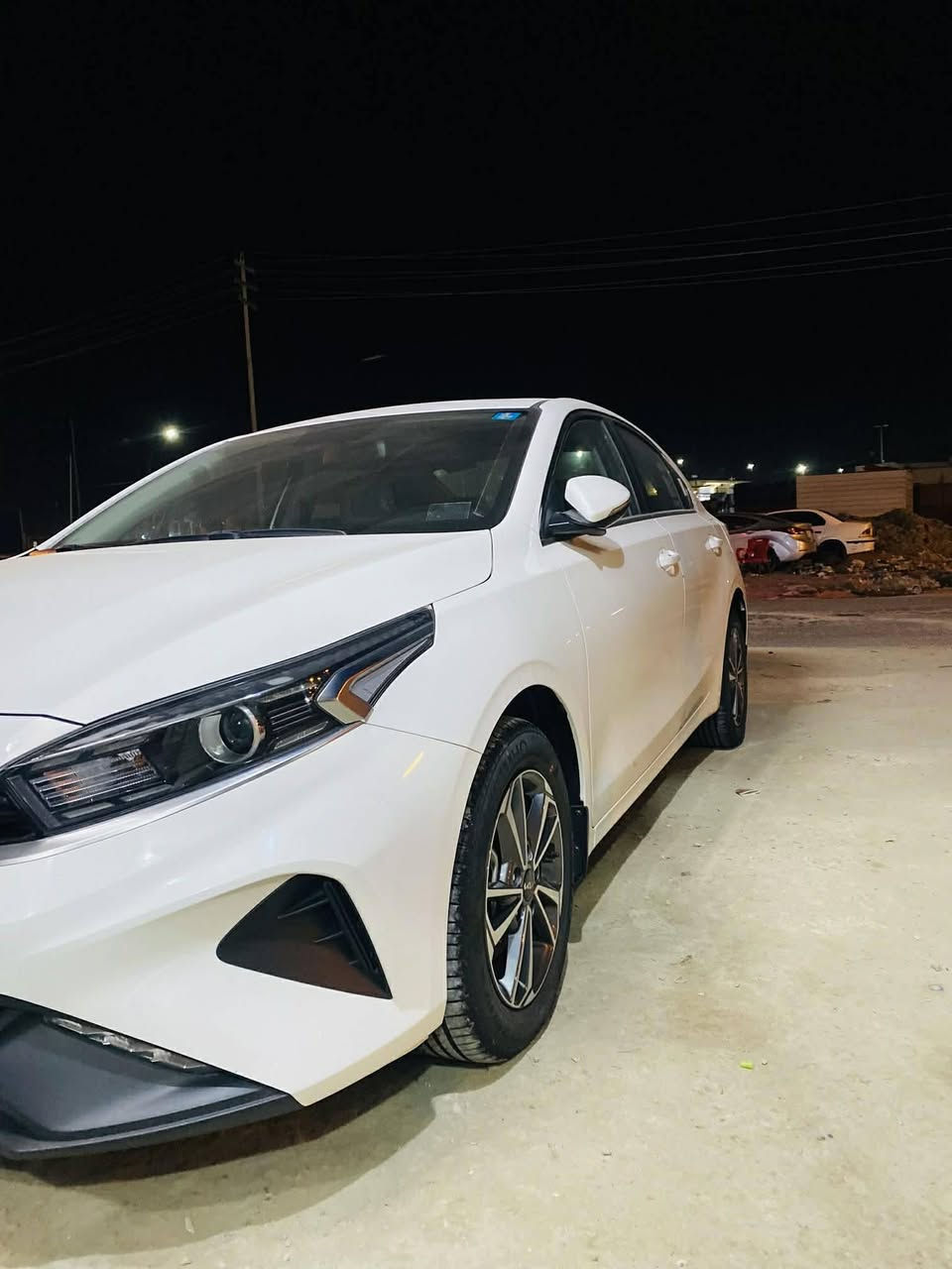 سلام عليكم سيراتو موديل 22رقم بغداد جديد تحويل ثانيوم سياره ستخدام شخصي ماشيه 49 سياره فول مواصفات مكينه 600 مكفوله كفاله عامه مكان سياره سماوه رميثه خاص ما جاوب ***********
