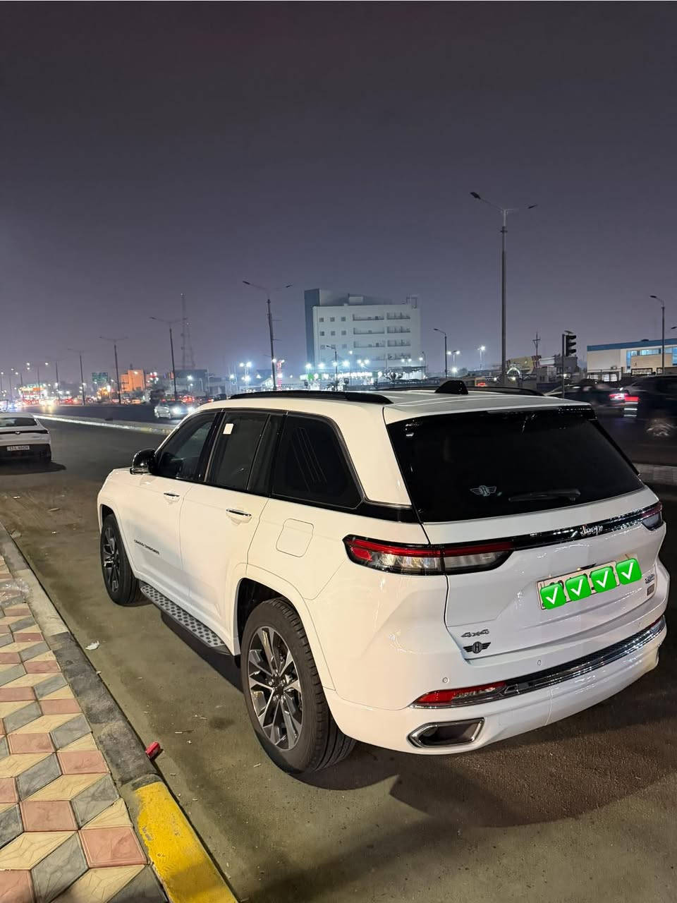 السلام عليكم ورحمه الله جيب 2023 خليجي وكالة هارلم اوفر لاند ماشية 29 الف مكفول رقم اربيل وكالة مغلفه نانو السيارة والسيارة جديدة والداخل الابيض المرغوب فول 1/1 السيارة 
1-مساج
2-تبريد تدفئة بلكشنات
3-تدفئة بلستيرن 
4- 5كامرات 
5-بصمات اربع ابواب 
6-رادار امامي خلفي
7-حساس امامي خلفي جانبي
8-زراقات
9-كامري العين تستعمل في الطريق الخارجي
10-زراگ بلكامرات
11-ابل كار بلي
12-كامرة بلمراية الداخلية 
13-مري شفط 
14-لايت LED
وبعد بيهة هواي مواصفات ما تخلص 
للاستفسار ومعرفه السعر الرقم *********** مكاني البصرة
