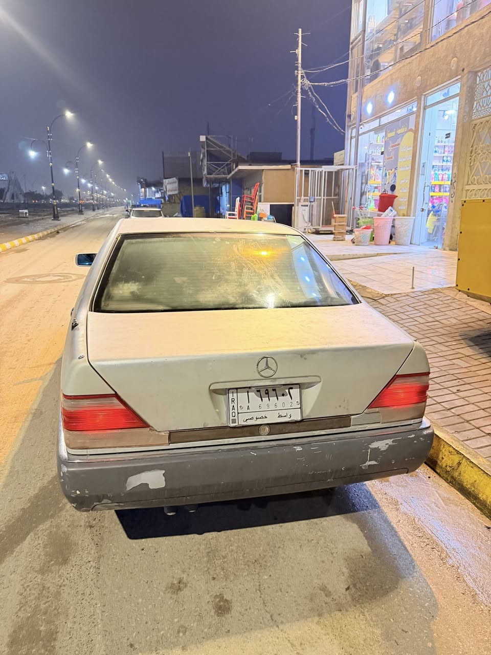 السلام عليكم مارسدس شبح 1992 رقم واسط محور كير ومكينه vvt.l  3000 بس المكينه والكير كايمات الدواخل نضيفه ب80‎%‎ ابيع بما يرضي الله قيم مكان تواجد واسط مداور ثاني يوم مابيه حادث السياره بلاد بيه طخه زغيره بخشم الجاملغ من جهت عكس السايق 
هذا رقمي او تراصل فيس ***********
