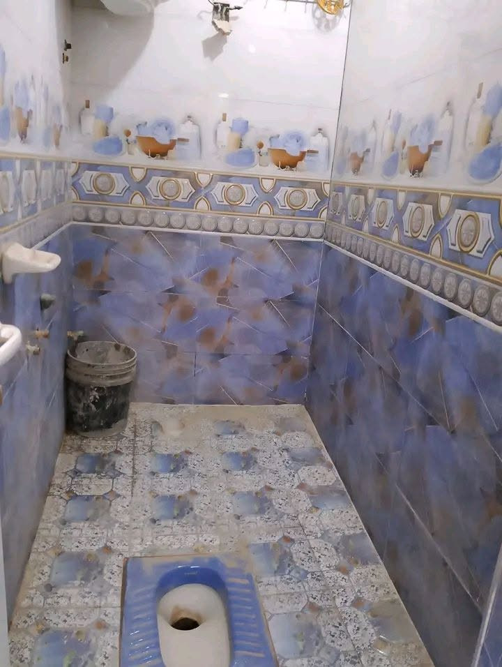 السلام عليكم
 دار للبيع امامي المساحة ١٠٠ متر
البناء طابوق يحتوي على غرفة ومطبخ وصالة وديوانيه وارضية بورسلين وجاهز للسكن 
المكان ناصرية حي الحكيم قريب على السريع
السعر ١٠٠ مليون
للاستفسار الاتصال ***********
