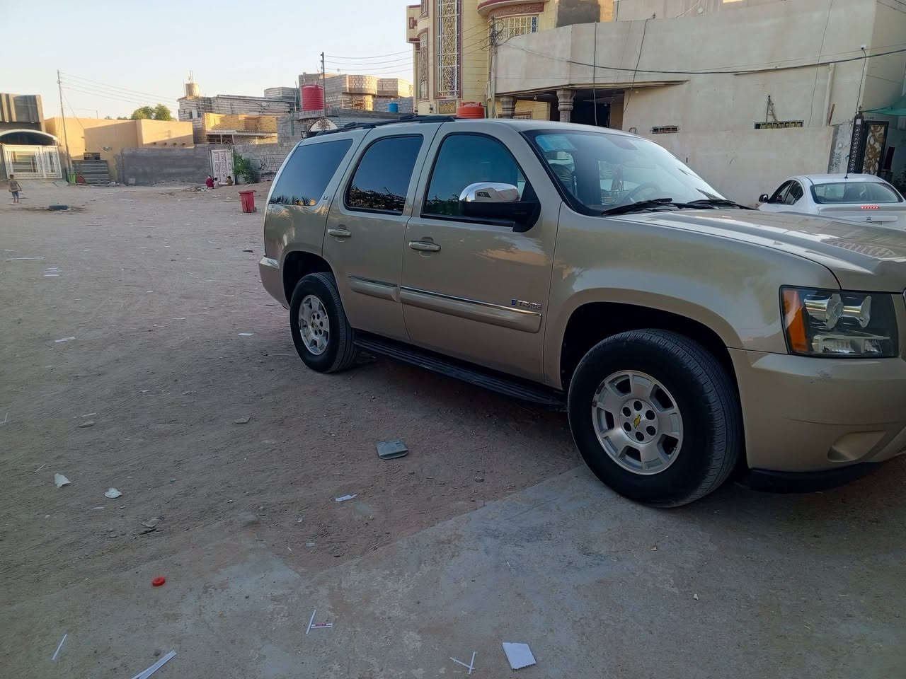 تاهو مديل لفين وتسعه رقم بصره بسمي سياره صبق عام كفاله مكينة وكير وتبريد وحداده ودواخل رقم دولي بسمي سعر 185 بيها مجال رقمي وانه خادم لكم//***********
