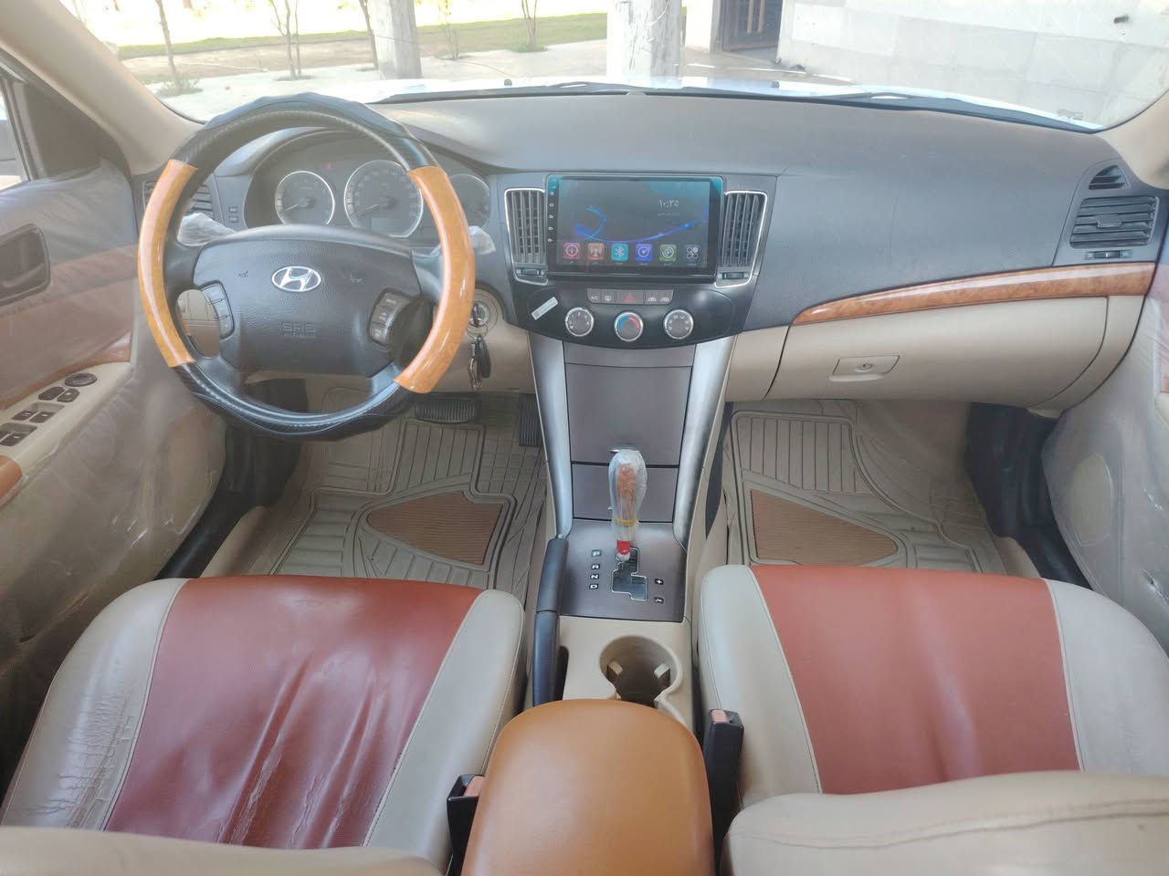 للبيع سوناتا موديل 2010 ورد خليجي بيها ٣ قطع أو نص بدون دواخل شرط محرك ٢٤٠٠ دوش رقم بغداد دولي الاستفسار على هذه الرقم *********** السونار مرفق ويه الصور
