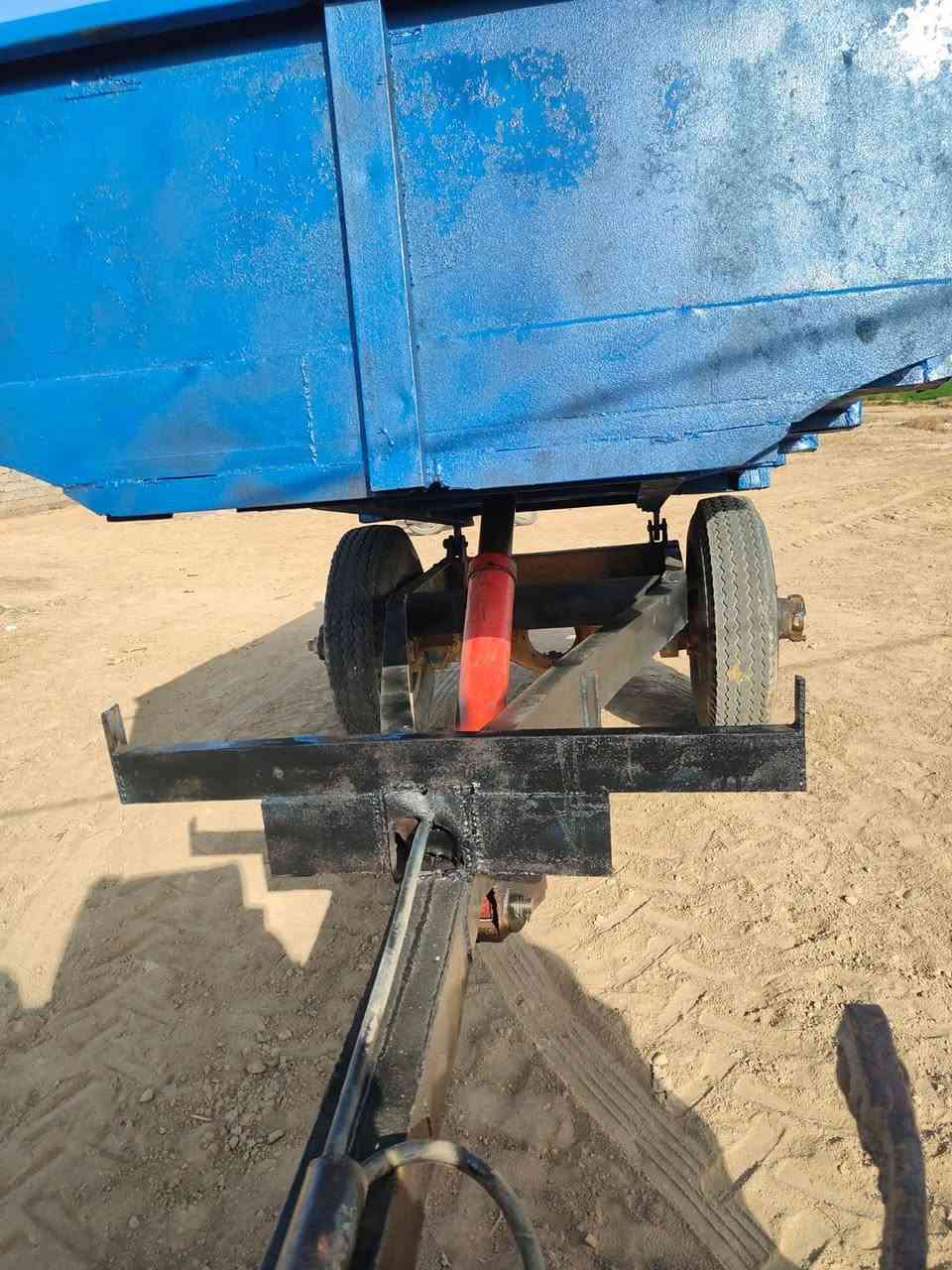 السلام عليكم عربانه حداد للبيع تايرات كتان عربانه قويه ومضبوطة السعر 1250 وبيها مجال المكان طريق كربلاء نجف للستفسار ***********
