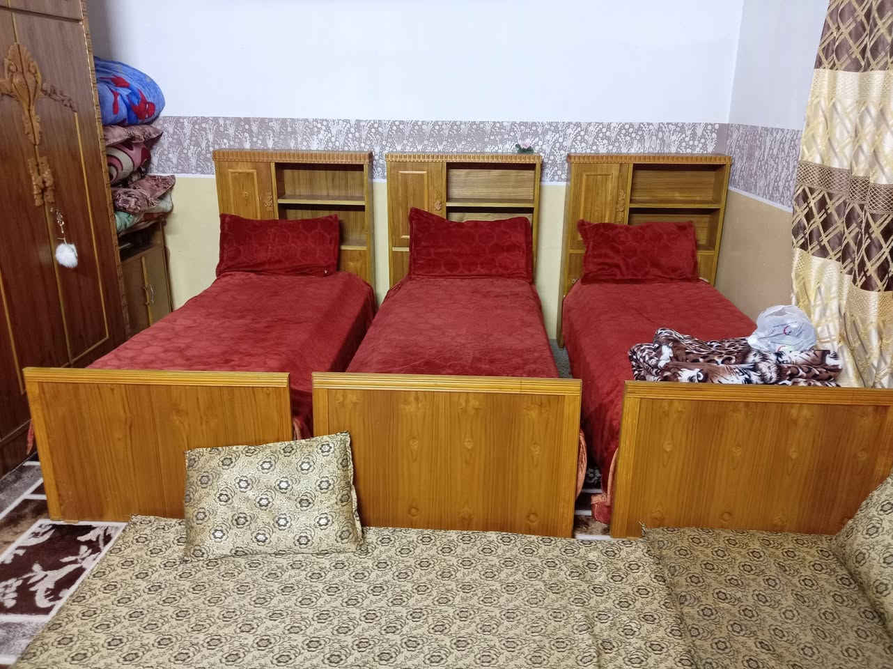 السلام عليكم
#مكلف_بلنشر
ثلاث تخوتة وقنصور حيل انضاف سعر القنصور 650 وبي مجال والتخوتة سعرهم 350 وبيهم مجال
رقم الموبايل :***********
