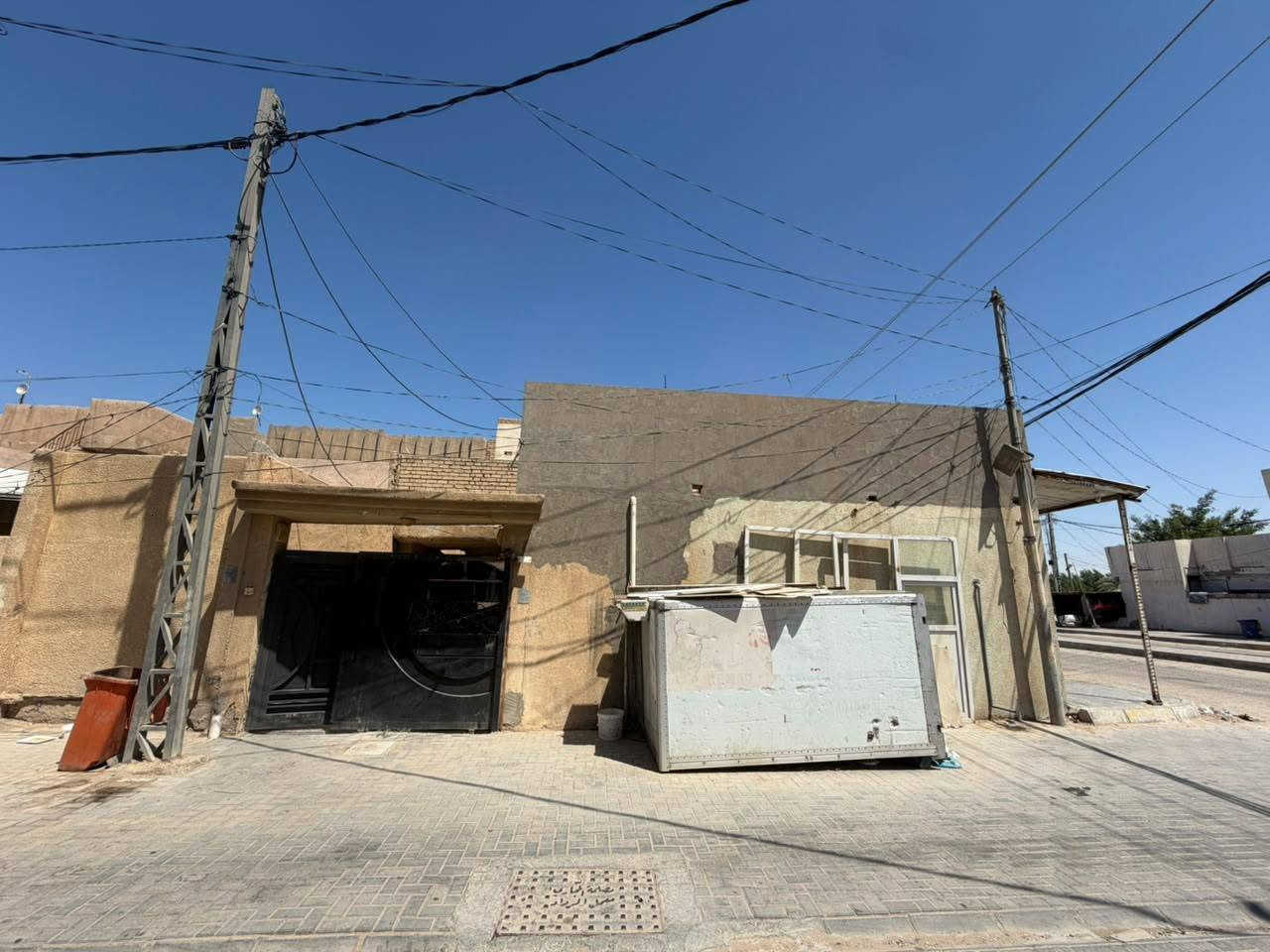 السلام عليكم بيت بعي الشهداء الملحق قرب اتحاد الشباب يم سوق الحبوبي الجديد2غرف نوم طاب
ركن تجاري طابقين
ق الثاني وحمام وصطحين 
طابق الاول هول وستقبال ومطبخ وغرفه نوم واي استفسار 
اتصلو على الرقم وبي وارد شهري ايجار محلين برادات
***********
