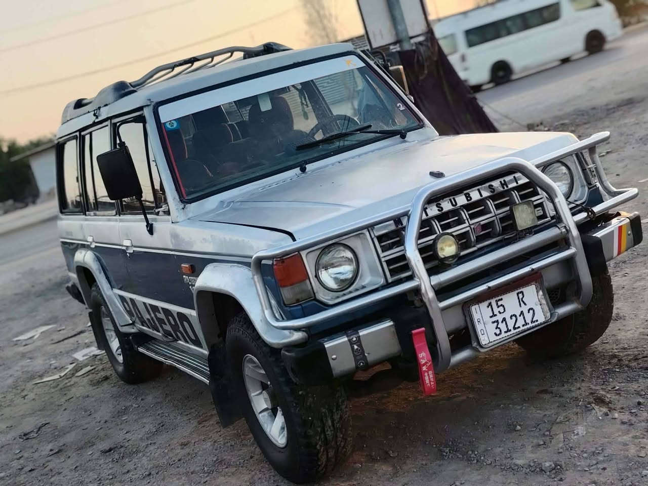 السلام عليكم للبيع سياره كالوبر  موديل 93    محرك فيفيتي كير ومكينه مكفول    تخم تاير حداديه جديده رقم انبار انكليزي  كهربائيات كله شغاله  دواخل نضيف  مكان بابل القاسم السعر خاص***********
