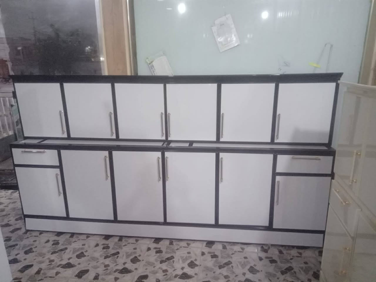 غرفه نوم للبيع نظيفه ومرتبه سعرها ٢٠٠ بي مجال 
*********** رقم الهاتف لشراي 
العنوان الفلوجه البوعلون الغرفه صاج
