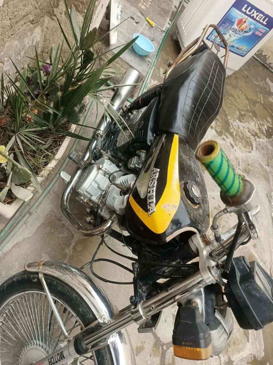 دراجه أربعه كير ما مفتوحه موديل 2020 وكيله هوشا السعر 500 وبيه مجال اليحب يراسلني خاص
او يتصل ***********
