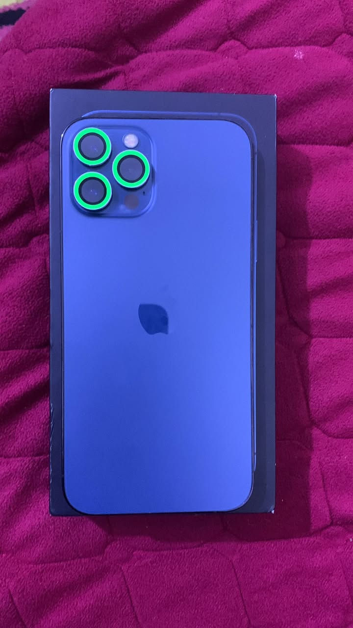 السلام عليكم
ايفون ١٢ برو ماكس شرق اوسط 
الجهاز كفاله عامهه من الزلغ و الجهاز وتر بروف
كامل ملحقاته كيبل اصلي و كارتونه الاصليه
للاستفسار *********** واتساب فقط
