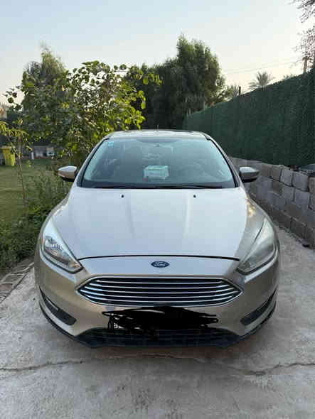 السلام عليكم فورد فوكس اعلى فئة موديل 2018 اولا حادثها موضح بالصورة وتايرات جدد وصدر وكير ومكينه كله خير من الله سيارة مو قاصره 
المواصفات 
بانوراما 
كار بلي ايفون واندرويد 
تحكم بالمري 
تبريد + تدفئة 
بصمة تشغيل 
كلمة سر للسيارة 
كشن السائق كهرباء 
فتحة الجنطة كهرباء 
منضومة صوت 
بعد بيها هواي تفاصيل 
الضرر ..
ثلاث قطع بدون صبغ الباقي مصبوغ 
مشط ستيرن نص عمر 
للاستفسار يرجى الاتصال على الرقم ادنا ويوجد به واتساب 
*********** بغداد
