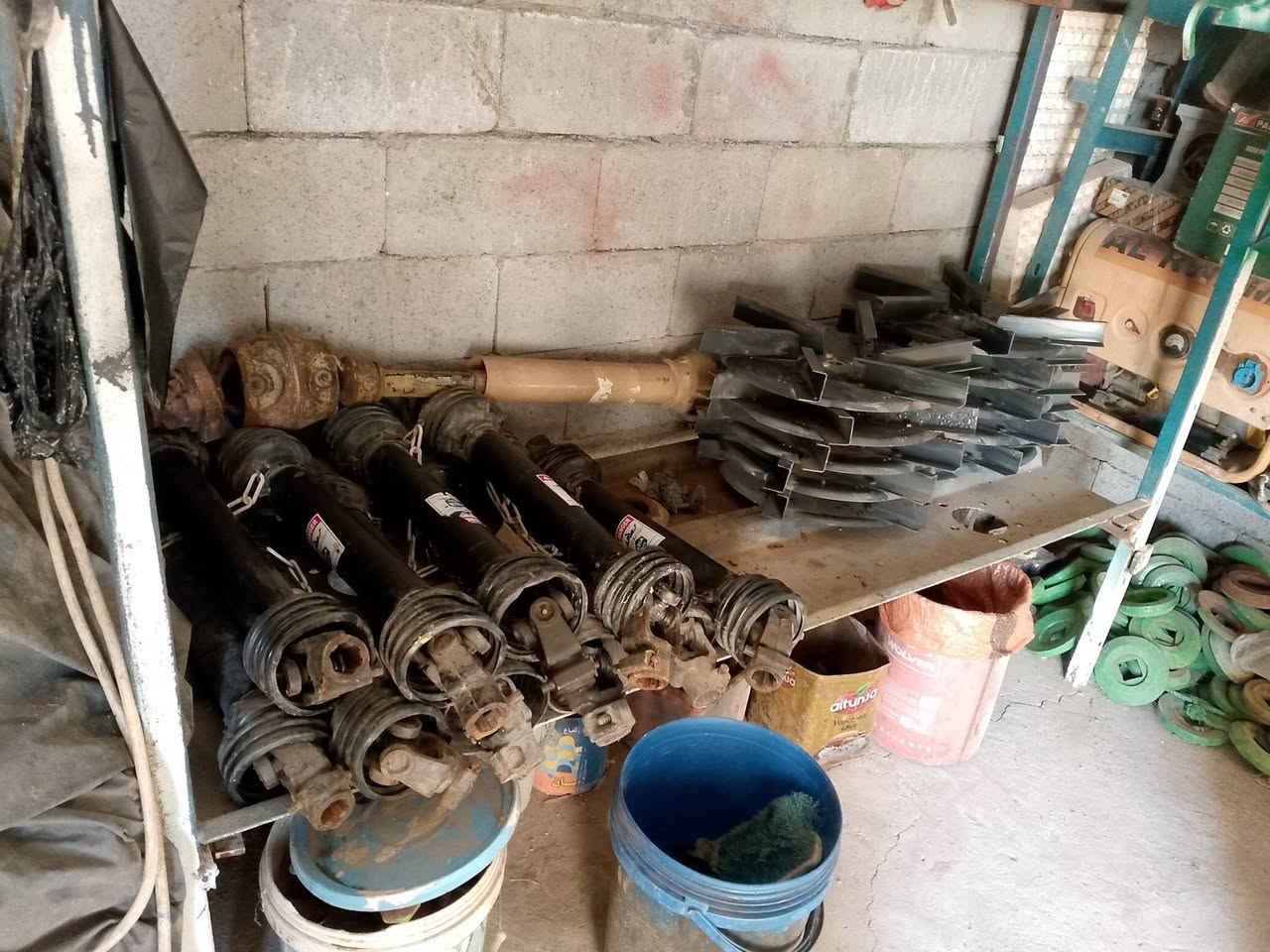 للبيع مواطير مرشات دوات حتياطية ناثرات  العزيزية***********//***********
