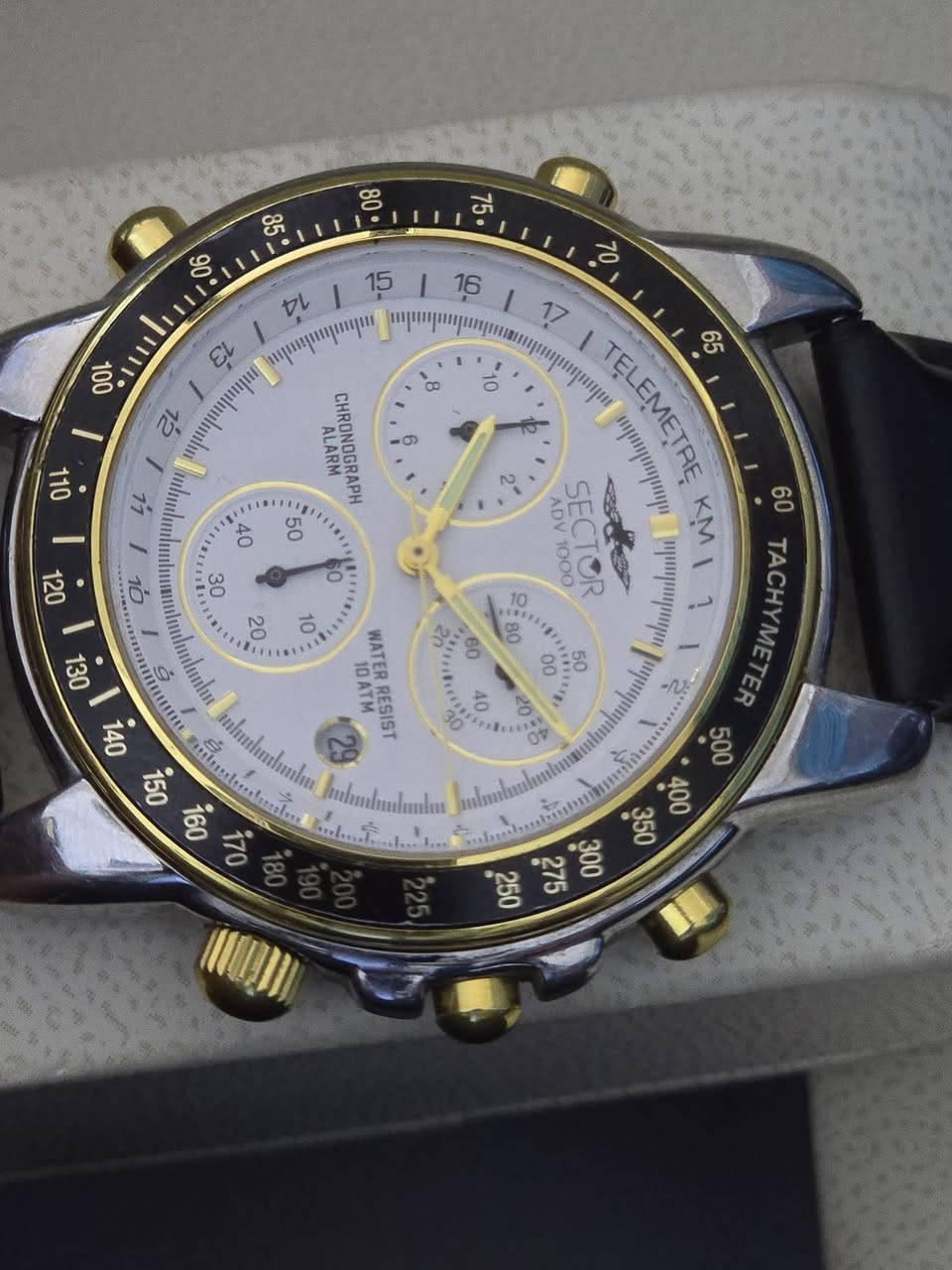 سكتور 
ياباني اصلي بطاريه 
جرس 
كونوكراف ستوب وتش سناتر شغاله 
تاكوميتى
سير جلد اصلي 
نظيفه جدا 
قطر  ٤٠ بدون المداوس 

١٤٥ الف 
المكان اربيل 
يوجد توصيل 
Samer Akeel AlJboory 
https://www.tiktok.com/@samerakeelwatch?_r=1&_t=ZS-92XzzfzgLln


**إذا كنت صاحب هذا الإعلان وتريد حذفه لأي سبب، رجاءا أرسل رسالة إلى الدعم الفني**