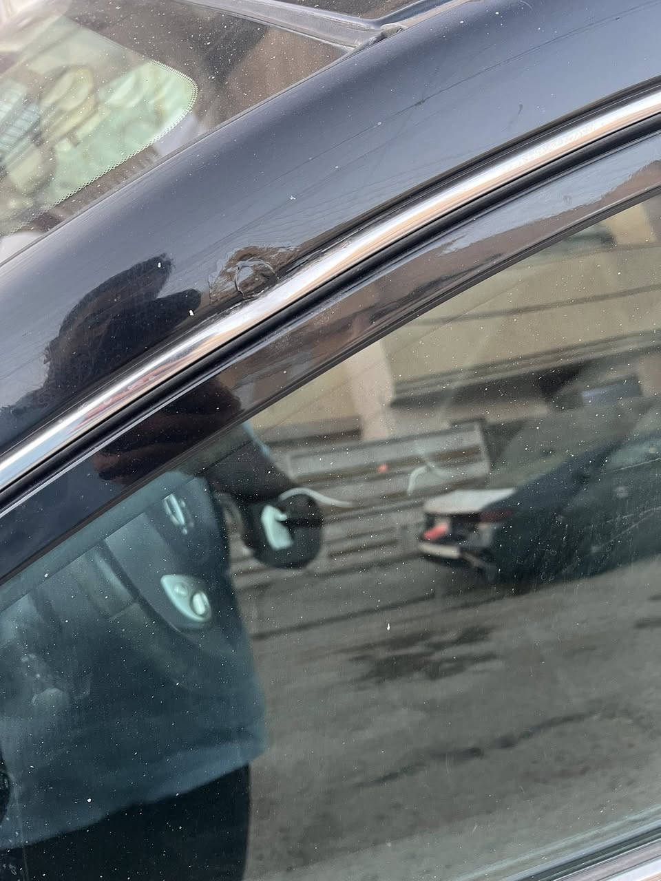 السلام عليكم عندي نيسان سنترا للبيع موديل 18 سياره وارد أمريكي حادثها جاملخ وبنيد بدون دواخل سعرها 95 بيها حك جيه فقط رقم تلفون *********** مكان حي العامل بغداد
