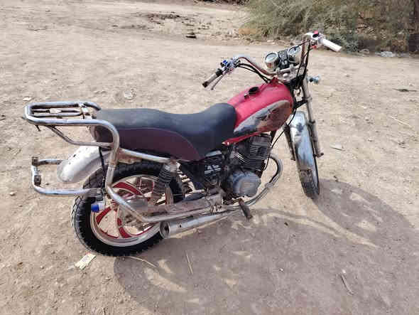 سلام عليكم تايموته للبيع 2015 شغاله ما عوزها شي 
***********
