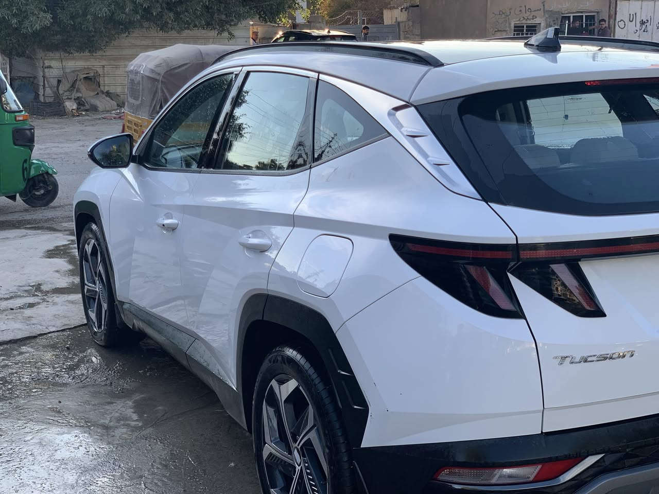 السلام عليكم توسان 24 تو كلر فول موصفات  خليجي شركه ماشيه 10الف  مكانه الزعفرانيه للستفسار الاتصال على الرقم ***********
