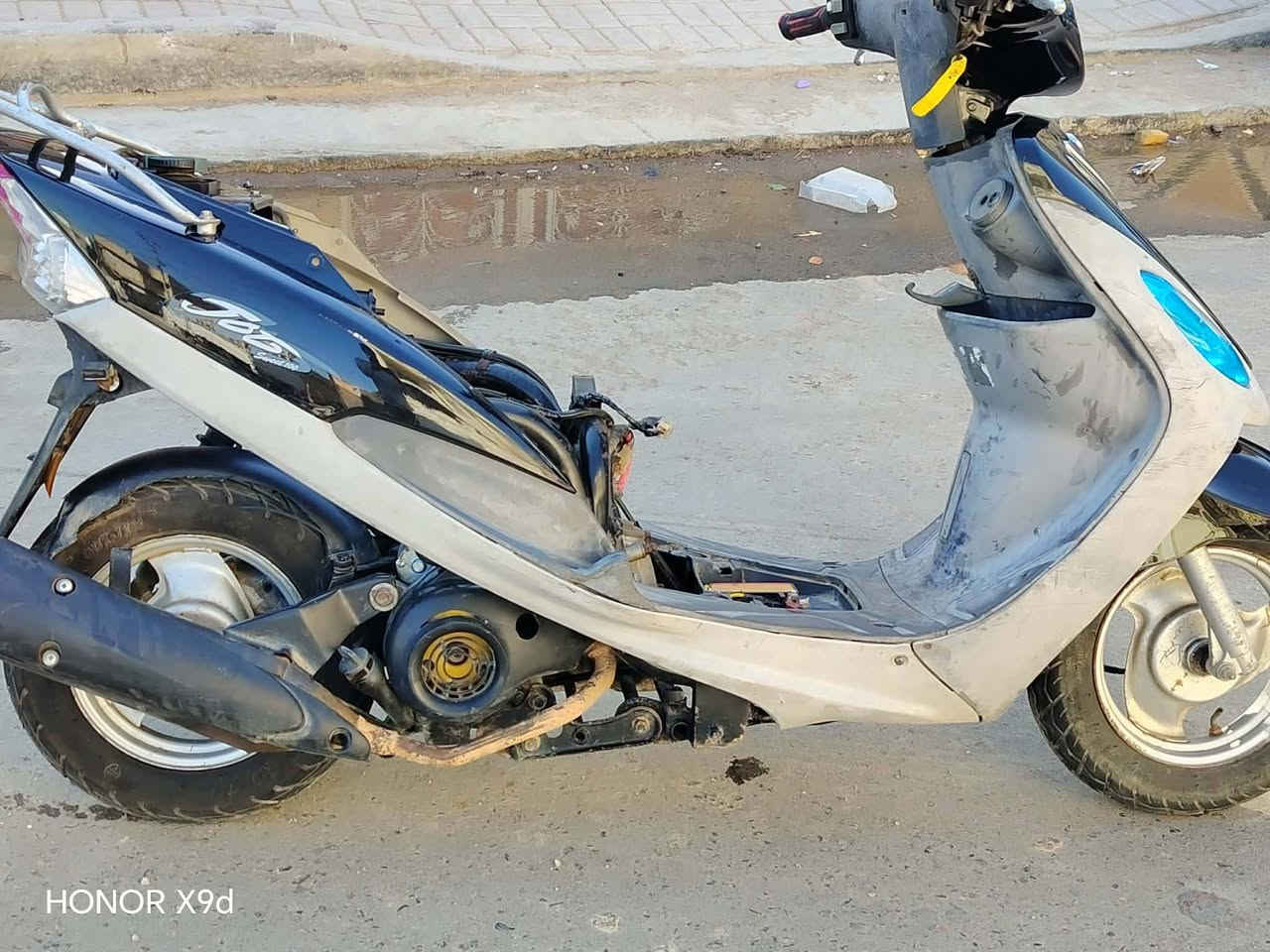 سلام عليكم دراجة منغولي نضيفة محرك مفتوح نقص فقط سلف السعر 450 وبيه مجال مكان جلبية ولمو شراي طلع كبل رقمي ‏‪***********‬‏
