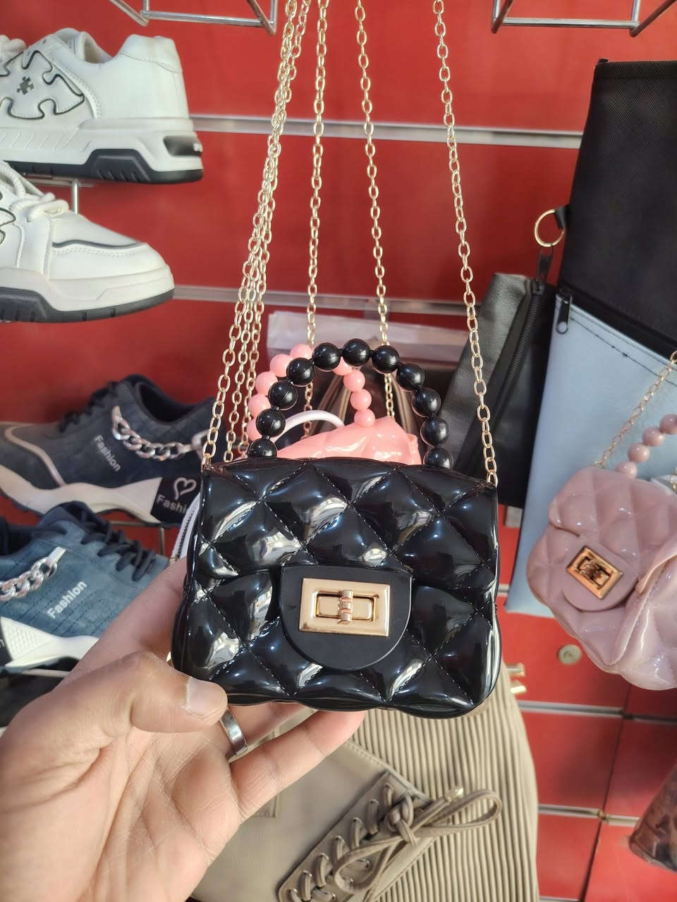 حقائب أطفال
العنوان مجمع حاتم البدري قضاء الفجر شارع الشطري
واتساب ***********
***********
