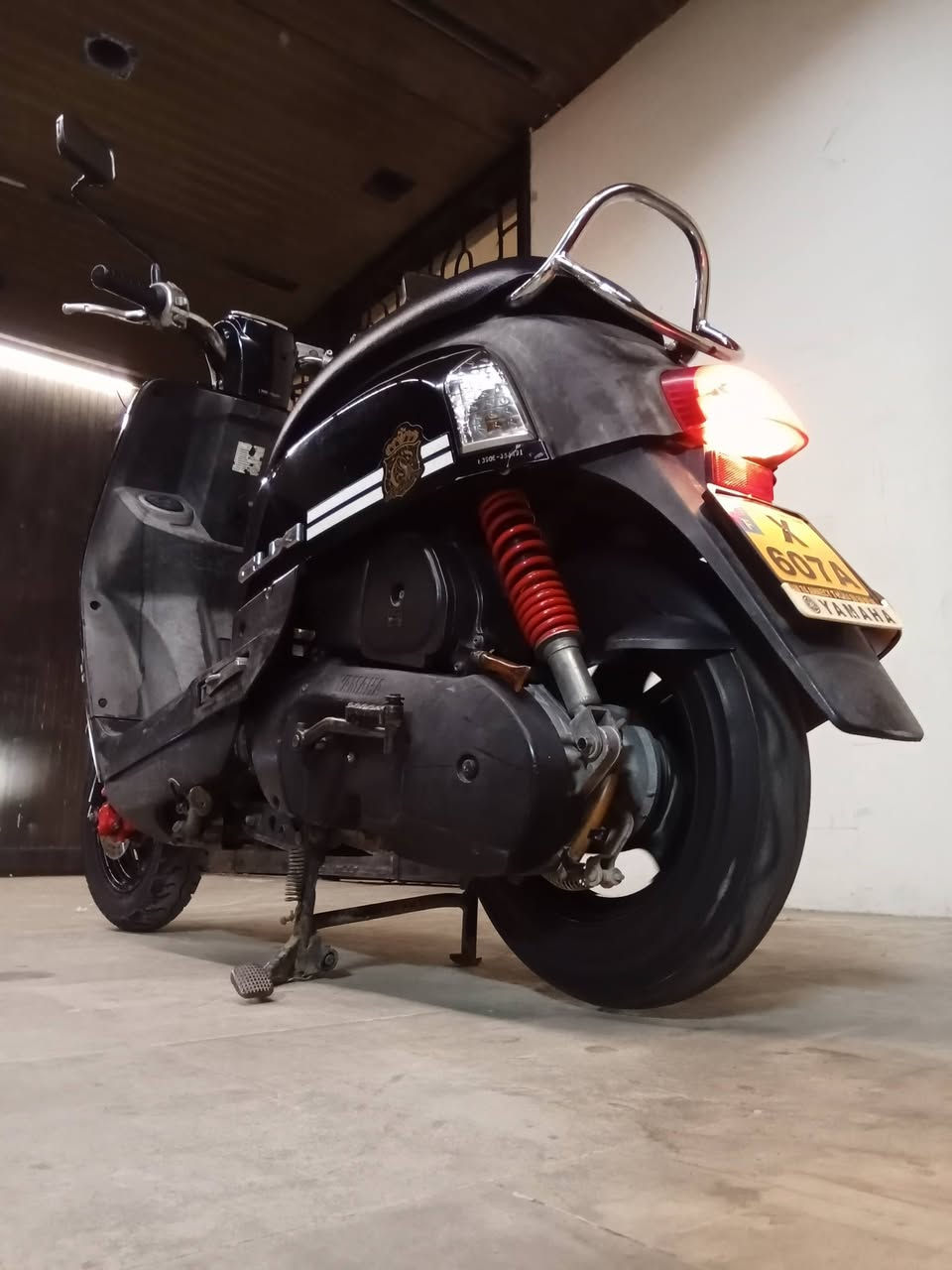 السلام عليكم شباب دراجة ماكس بوليسي البارحة نازلة رمبة جديدة بمعنة الكلمة ما مفتوح برغي واحد كلهه ابلادية وكلهة شغالة كابريتر سلف ابلاديات كفرات كلهه ختم وية المكينة وكهربايات كلهن شغالات كيلومتر كيج بانزين كلوب عالي ناصي سكن وية البريكات اشاير يمنة يسرة مابيهة نقص ابد العنوان بغداد باب المعضم ولا ستفسار ***********
