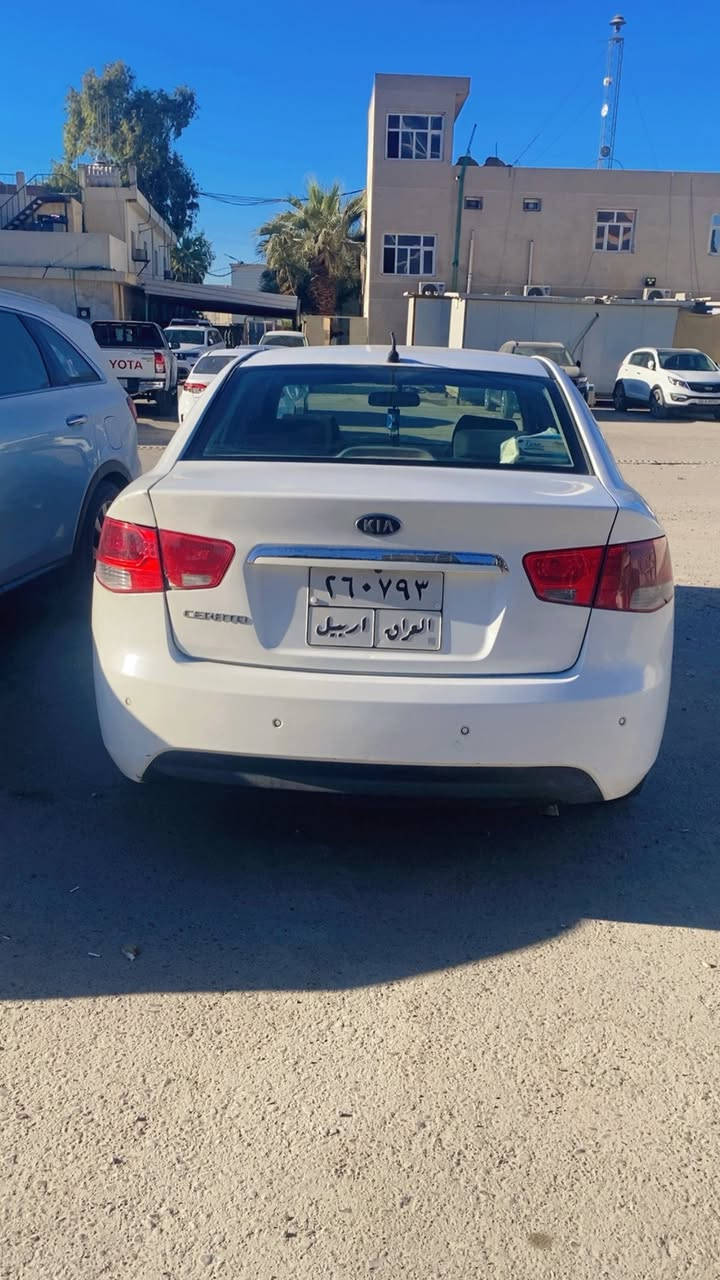 سيراتو خليجي 2012 بيها صبغ بس هذني الي مأشر عليهن وبيها تكحيلات محرك كير تبريد تدفئ خير من الله صدرها نضيف وتايرات نضيفة سنوية نافذه تريد وكاله تريد تحويل  السعر 88 بيها مجال مكاني بغدادالسعب مقابل  السطر القديمه مجال***********
مواصفاتها نص فول
حساسات خلفية
تحكم جهتين 
مري شفط + اشاير
كامرة دوارة
شاشه اندرويد
صالنصة رياضي
كير 6 نمر
تبريد بيانو
شفتات ستيرن
