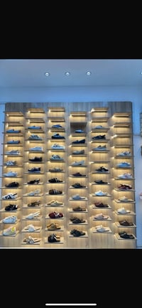 رفوف محل • أحذية وحقائب • البصرة