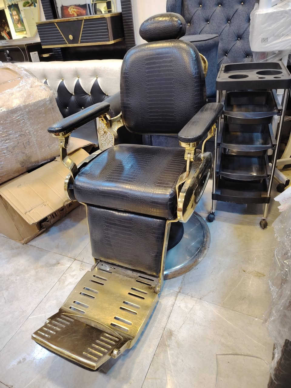 للحجز والاستفسارات وتساب ***********. ***********.  حي العامل شارع المستوصف قرب صيدلية الساقي. أهلا وسهلا اصدقائي الاعزاء. حي العامل. شارع المستوصف قرب صيدلية.
