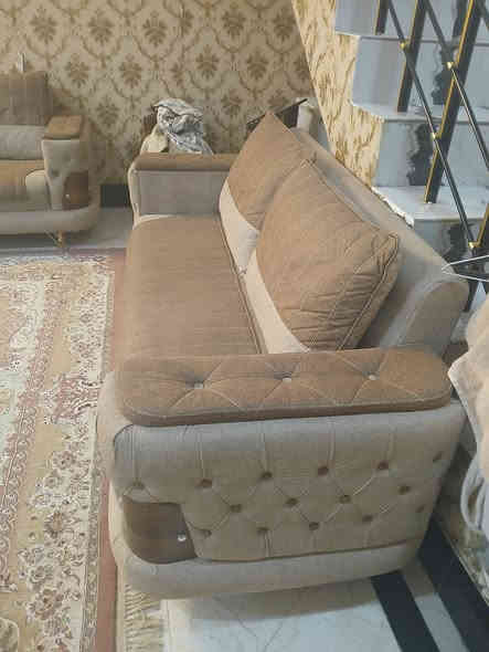 السلام عليكم التخم ١٠ مقاعد نضيف جدا بس بي ملاحضه الطفل مجوي بل جداحه ٣ زروف اليفيده ٣٥٠ الف مكاني بغداد حي الاعلام مقابل جامع علي السجاد ***********
