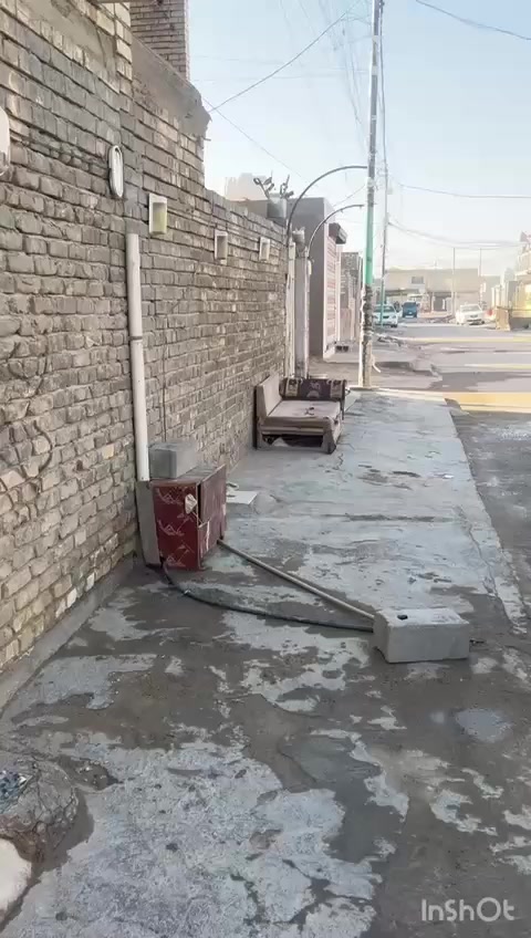 بيت 100متر للبيع طابوك بس بيتونه بلوك بيت مفول خير من الله فرع 10متر مي كهرباء مجاريه مربوطه ع بزل قريب ع شارع العام نت ضوي حسينيه شيخ وهاب تعبرهه 3افرع اي استفيار هاذا الرقم ***********
