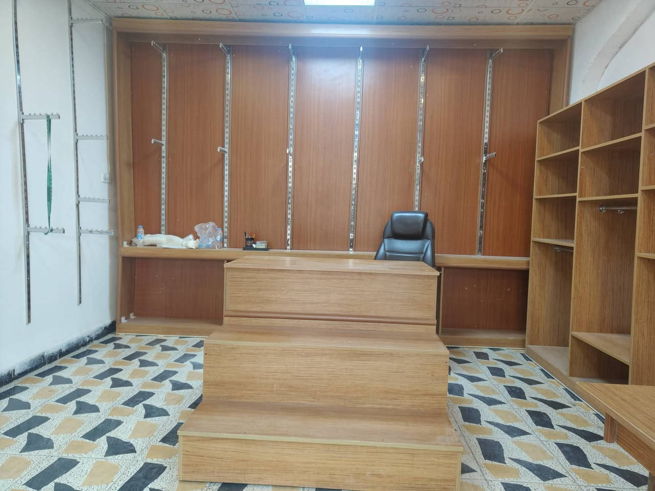 ديكور محل للبيع
للاستفسار ***********
