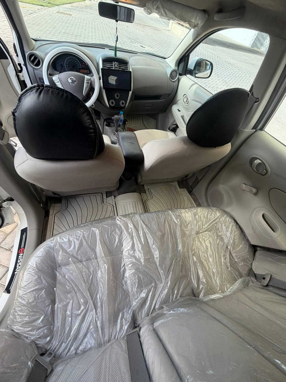 سني هندي موديل 24 بيهه باب سايق بارد وجاملغ ايسر BDR ماشيه 80 الف
مكينه كير كفاله 125 وبيهه مجال بأسم شركة البشامه 
***********
