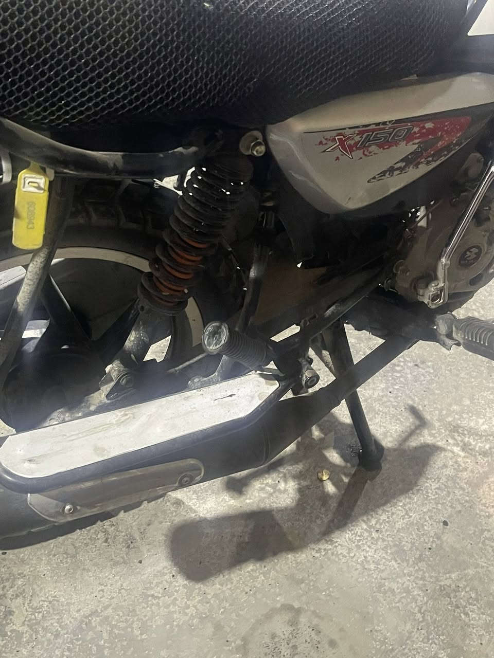 سلام عليكم دراجه بوكسر موديل 23  

درجه بيه حداث خفيف تانكي ماشه خلفيه فقط  لبيع سعر مليون و 900 بيه مجال مرقمه بسمي  *********** رقم  مكان بغداد العبيدي
