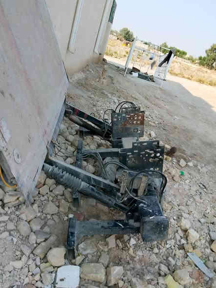 السلام عليكم باب جك للبيع السعر والستفسار هاذ رقمي ***********
