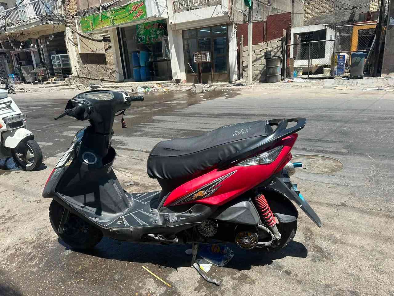 السلام عليكم حبايب ثعلب بلاديه نضافه الدراجه كدامك الدراجه مكفوله مكينه المن يعجبك جيب وفحص اله أبيع عل بلاد يعني البوري عدل مو وياها مشدوده بيها صالنصه بلاديه ولدراجه بيها كلج خلفي رياضي وبيها ضربات خفيفه باكفر مامبينه حته مكاني الكريعات الرقم :*********** السعر خاص اكرر الدراجه مكفوله مكينه وسرقة
